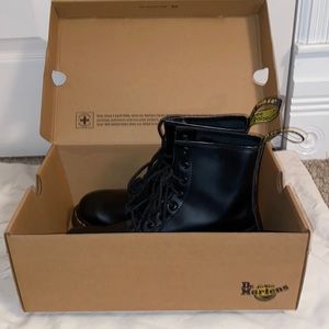 Brand new Dr. Martens 140